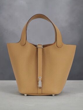 🌸Hermes Picotin 18 PHW in Biscuit🌸